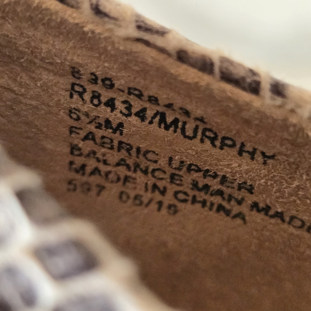 Python Snakeskin Patterned Pointy Torle Heeled Pu… - image 8